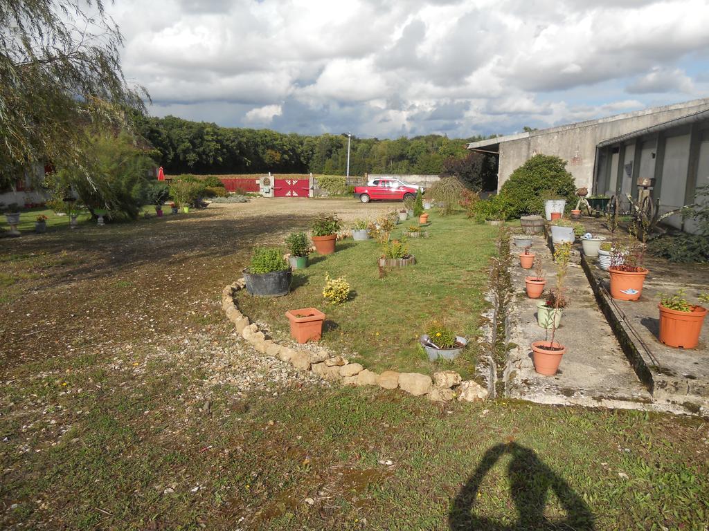 Ferme Les Rousseaux Bed and Breakfast La Belliole Esterno foto